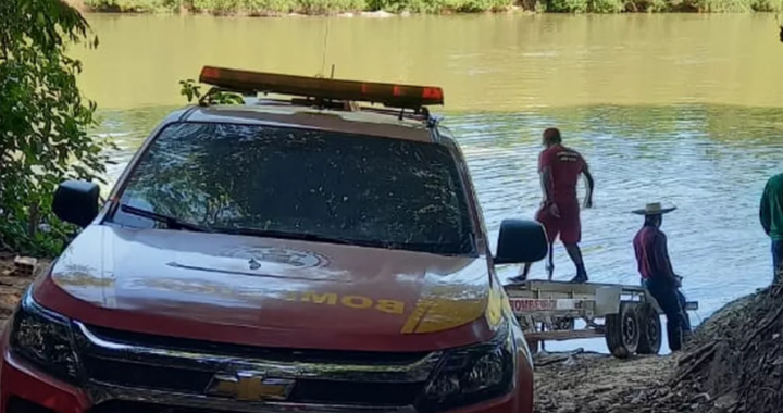Banhista que pulou de árvore em brincadeira em rio morre afogado em MT