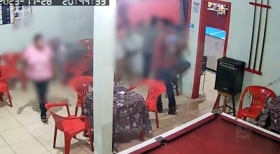 Mulher é presa após ameaçar duas mulheres com garrafa quebrada em bar em Guarantã