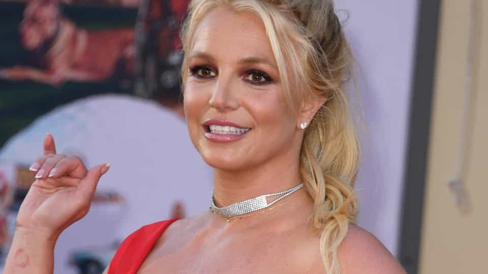 Amplitude News Britney Spears Volta A Aparecer Na Praia Completamente Nua